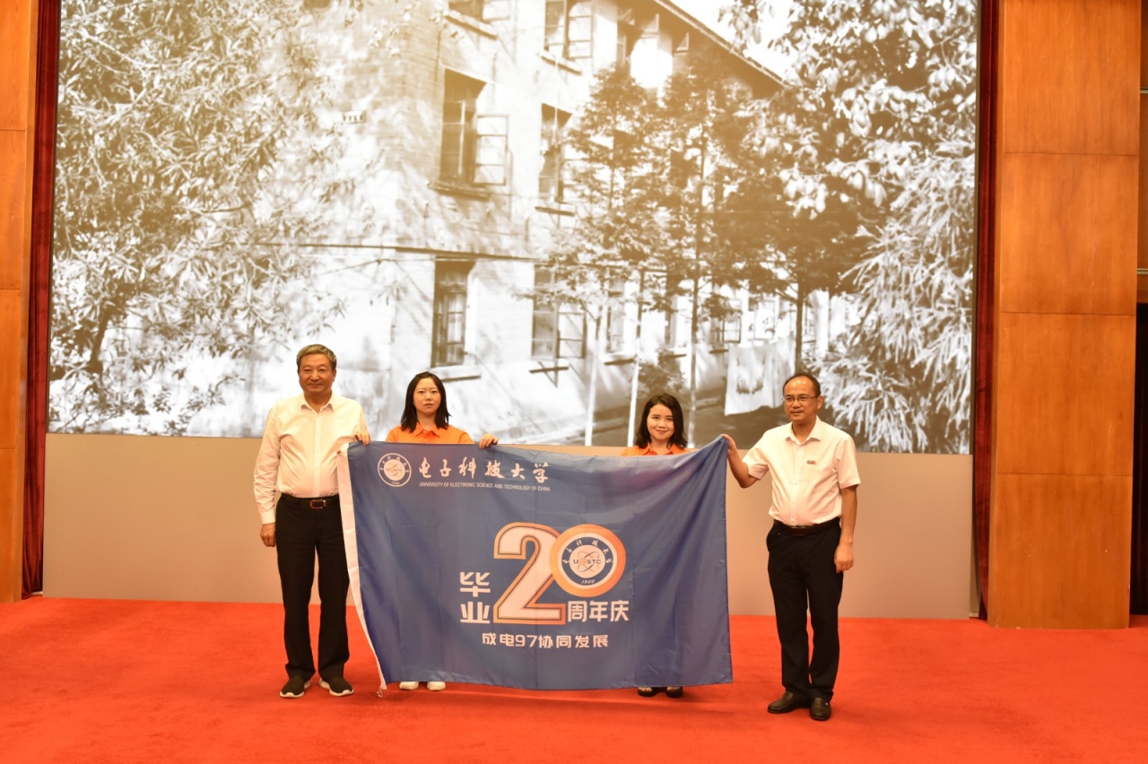 2.jpg 3fbf6790da6a0449a33eac42e0464340.jpg